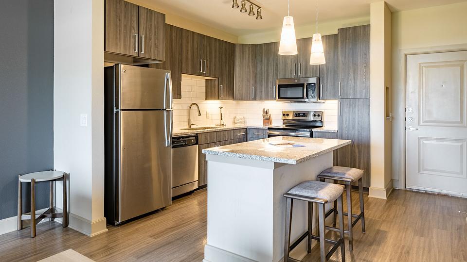 Rent Advenir at Boulder Creek 8206 in Houston, TX Landing